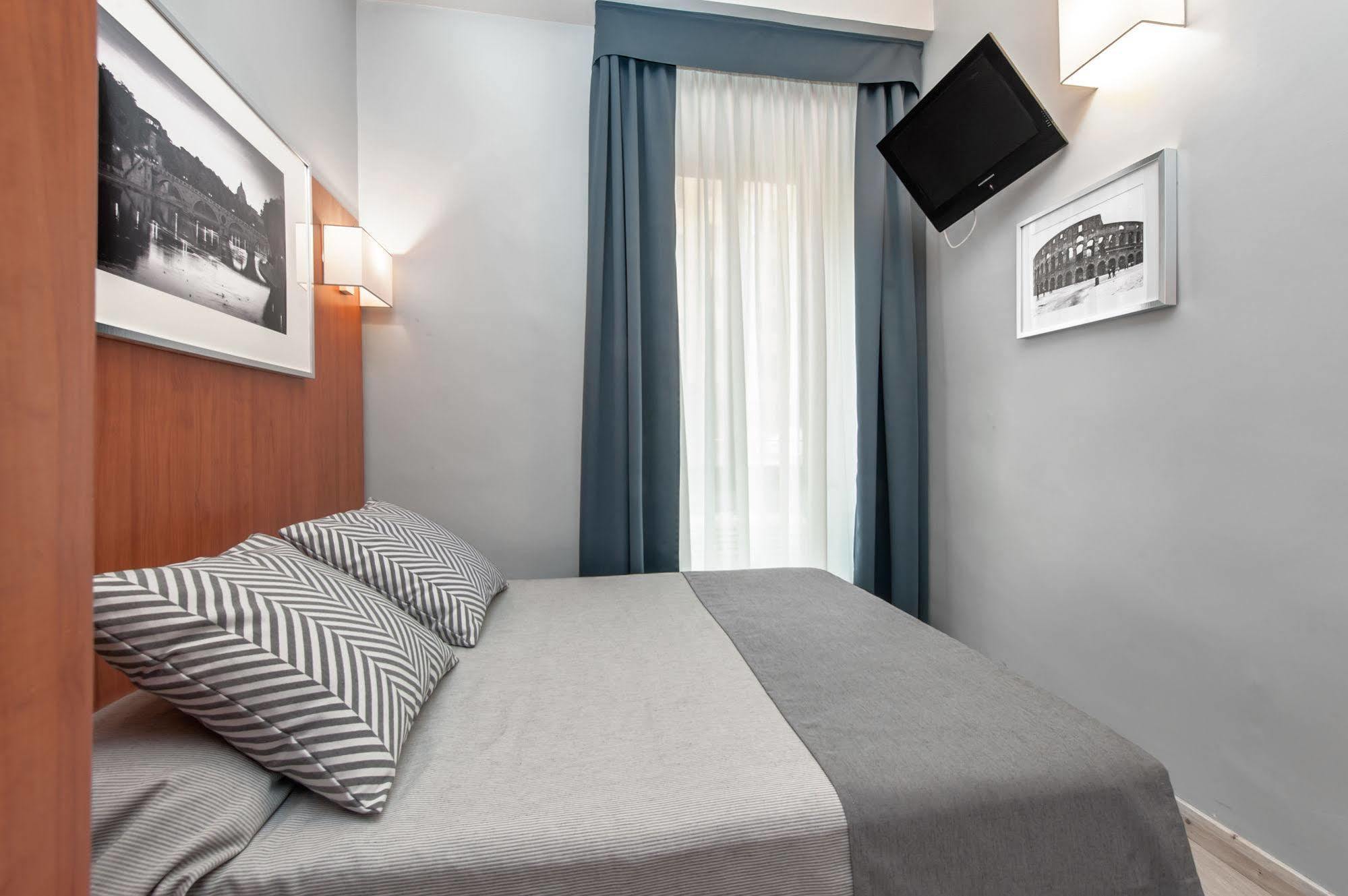 Hotel Roi 2*